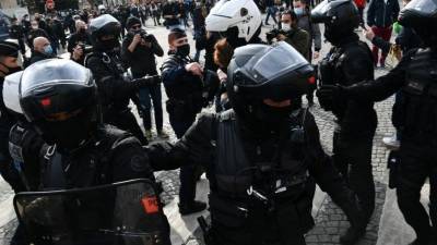 Видео: французы устроили погромы и поджоги в Лионе из-за ДТП с школьником