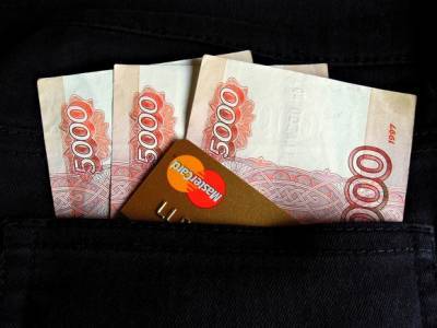 Долги россиян по кредитным картам подскочили до максимума