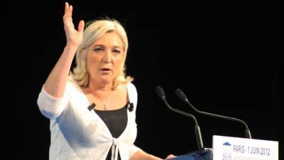 Опрос показал, что Ле Пен может заменить Макрона на посту президента Франции