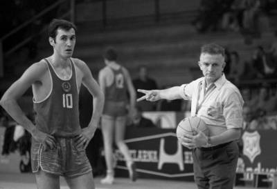 Спорткомплекс имени советского баскетболиста Белова открыли на его родине в томском селе