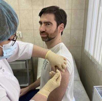 Дмитрий Ялов завершил вакцинацию от COVID-19