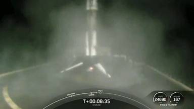 Многоразовая ступень ракеты Falcon 9 успешно приземлилась на плавучую платформу — видео