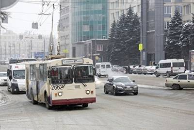 В Челябинске в троллейбусе утром умерла женщина