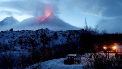 Страшно и красиво. В соцсетях восхищаются извержением вулкана на Камчатке