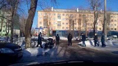 Неизвестный держит в заложниках женщину на улице Ломоносова в Северодвинске