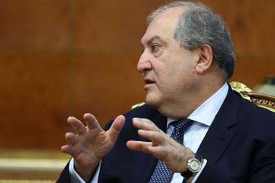 Президент Армении вернул Пашиняну указ о назначении нового главы Генштаба