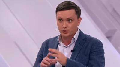 Эксперт Кнырик назвал "отмывочной конторой" украинскую телепропаганду в Крыму