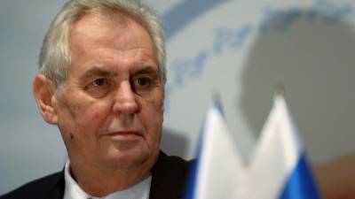 Президент Чехии потребовал отставки министра здравоохранения из-за "Спутника V"