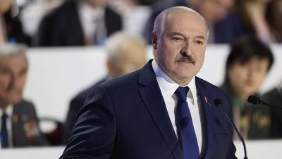 Лукашенко призвал военных защищать Белоруссию от «подрывов изнутри»