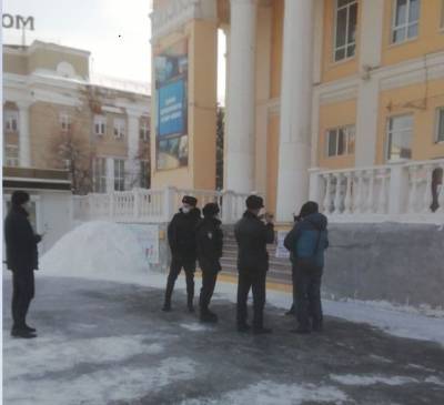 В Кургане вышедшего на пикет сторонника Навального забрали в полицию
