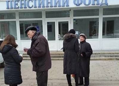 Уже в текущем году: пенсии украинцев вырастут еще трижды – в Кабмине назвали суммы