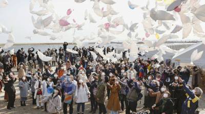 ФОТОФАКТ: Япония вспоминает жертв землетрясения 2011 года