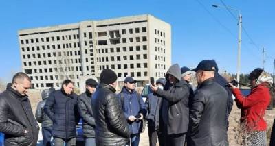 Группа народных депутатов осмотрела дома для переселенцев в Рубежном и Кременной