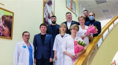 Глава города Чебоксары поздравил врачей, акушерок и медсестер с 8 Марта