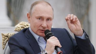 Путин назвал 2020-й самым плохим для экономики после Второй мировой войны