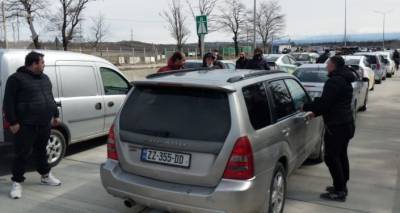 В Кутаиси водители блокировали главную трассу из-за роста цен на бензин - видео