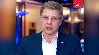 Нил Ушаков призвал сделать вакцину "Спутник V" доступной в Латвии