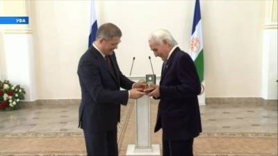 Радий Хабиров вручил госнаграды выдающимся жителям Башкирии