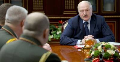 Лукашенко заявил, что военным вскоре придется защищать страну