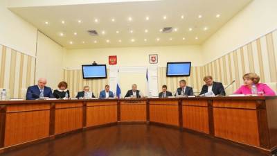 Крымский министр культуры извинилась за мат в прямом эфире
