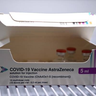 Власти Дании приостановили использование вакцины от ковида компании AstraZeneca