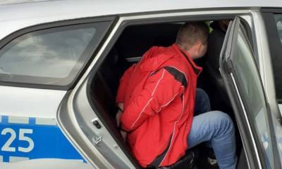Выпил за рулем бутылку водки: в Польше задержали пьяного львовского дальнобойщика – фото
