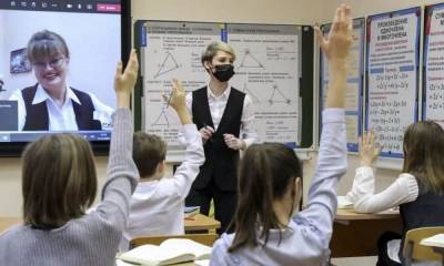 Депутат Госдумы: Пандемия остро поставила вопросы условий труда и зарплат учителей