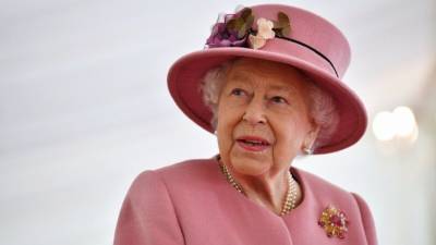 «Личный подход»: Елизавета II хочет помириться с принцем Гарри и Меган Маркл