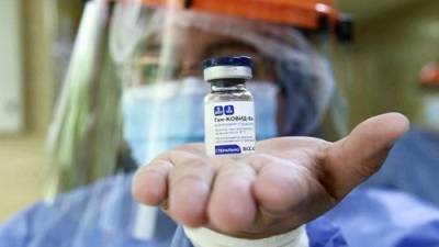 Азербайджан закупает партию российской вакцины от коронавируса