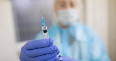 Стало плохо через 15 минут: в Литве пенсионерка скончалась после вакцинации от коронавируса