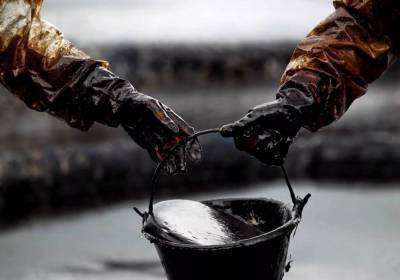 Добыча нефти в мире в феврале снизилась на 1,3 млн б/с к январю, до 92,3 млн б/с - ОПЕК