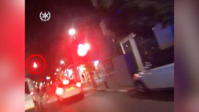 Видео: на красный свет, по встречной – погоня за мотоциклистом в Яффо