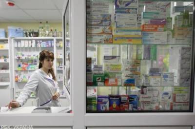 Украинские школьники больше не смогут покупать лекарства: одобрен новый закон