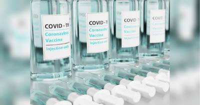 В двух странах Европы срочно приостановили вакцинацию препаратом AstraZeneca: что произошло