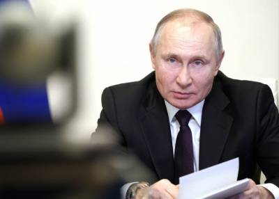 Путин посоветовал бизнесу делать инвестиции внутри страны