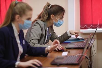 В России рабочую неделю для женщин могут сделать четырехдневной