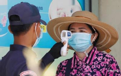 В Камбодже спустя год пандемии первая смерть от COVID