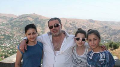 Посмертные обвинения: сестры Хачатурян могут стать потерпевшими