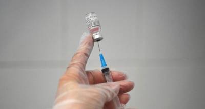 Российскую вакцину "Спутник V" зарегистрировали уже полсотни стран