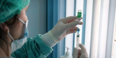 Есть иммунитет: медки Черновицкой больницы объяснили, почему не спешат делать прививки от COVID-19