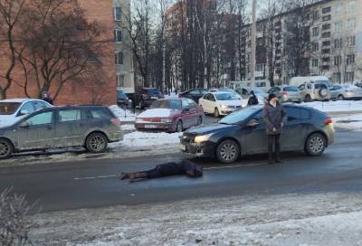 В Петербурге странная пешеход пыталась убежать с места ДТП с переломом и ссадинами