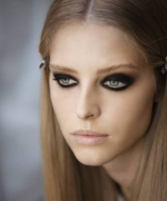 Ах, эти глаза: самый эффектный макияж глаз на показе Chanel FW/21