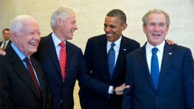 Буш, Обама, Картер и Клинтон призвали сделать вакцину от COVID-19: видео