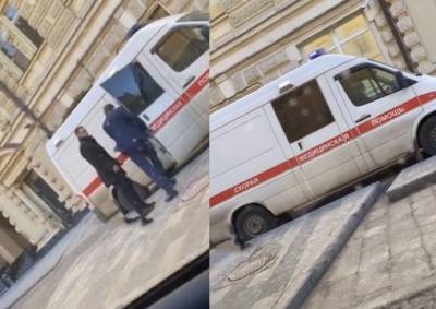 В Сети появились очередные кадры использования машины скорой помощи вместо такси в Москве