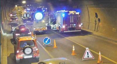 Авария с участием грузовика произошла в Лефортовском тоннеле