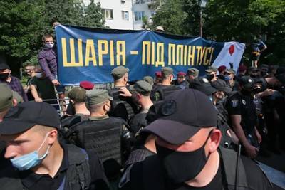 На Украине предложили запретить оппозиционные партии