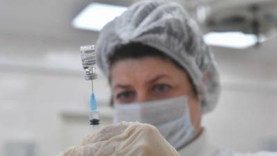 Попова оценила опасность распространения новых штаммов коронавируса в РФ