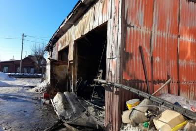 В крупном пожаре в Иванове пострадал человек и два автомобиля
