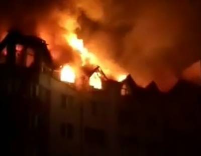 В Анапе огнем охвачен восьмиэтажный жилой дом