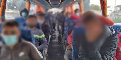 Водитель без прав вез в переполненном автобусе 37 палестинских нелегалов